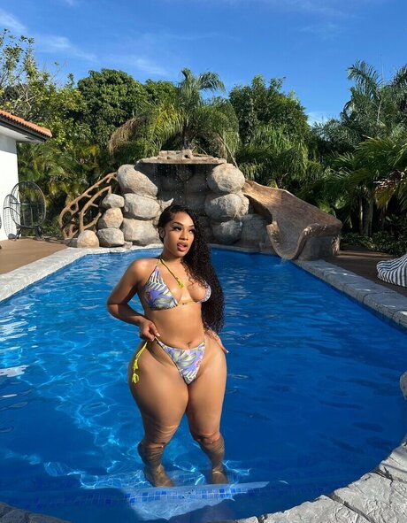 NyNyirene hot star photos