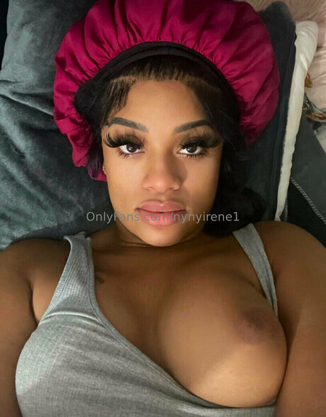 NyNyirene model sex photo