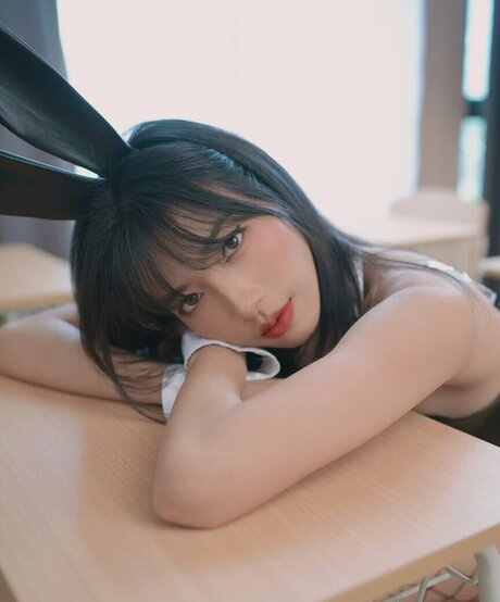 Momozaaa model erotic picture