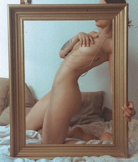 Missirajin model sex photo