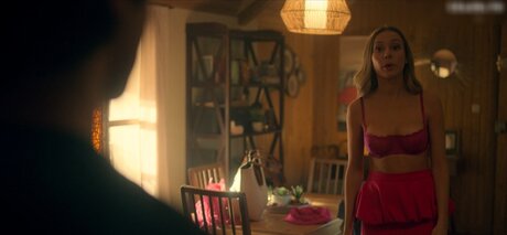 Ester Exp sito nudes actress pictures