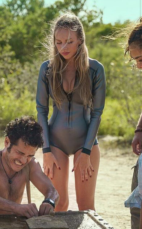 Ester Exp sito high quality model pic