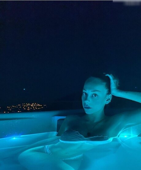 Ester Exp sito beautiful actress picture