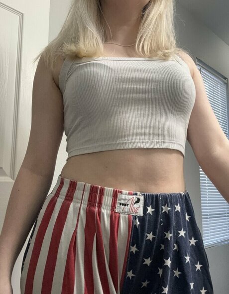 teen topless onlyfans naked picture