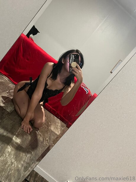 Maxie618 model beautiful gallery