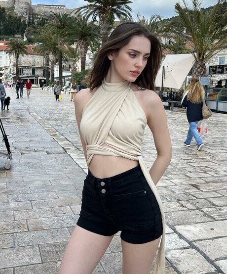 Mary Amber star top img