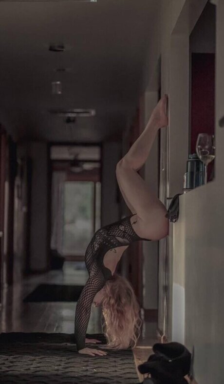 Eeeeinleigh model nudes gallery