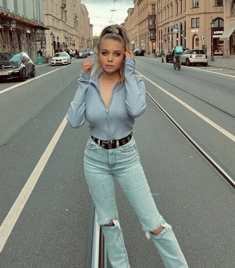 teen orgasm onlyfans erotic img