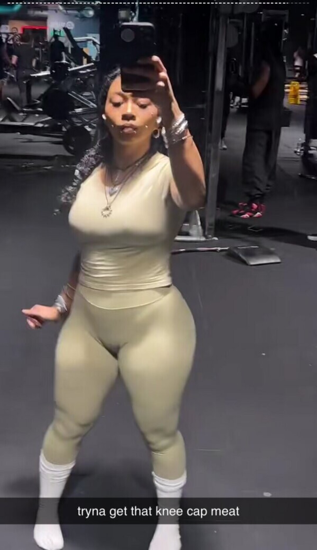 goldenbihxo model nude images