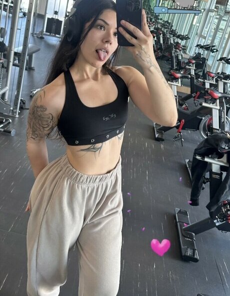 Wavy Brin free pornstar img