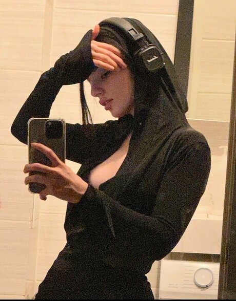 pizzahubbbb model exclusive image