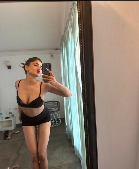 Rachel Sharma high quality model image