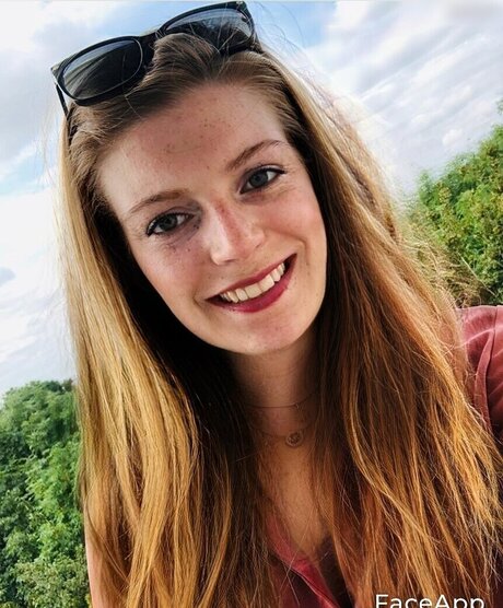 Facialize Me hd pornstar gallery