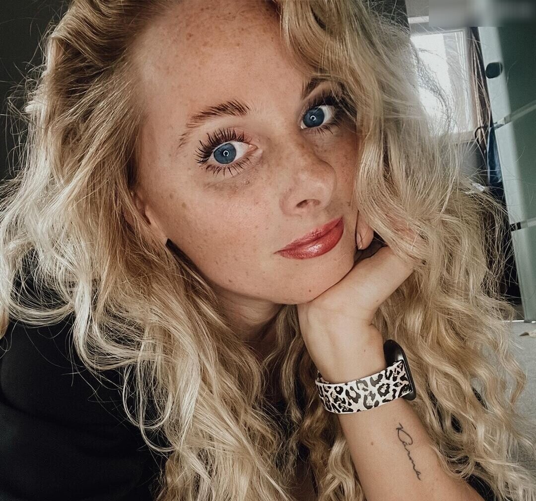 Facialize Me pornstar erotic image