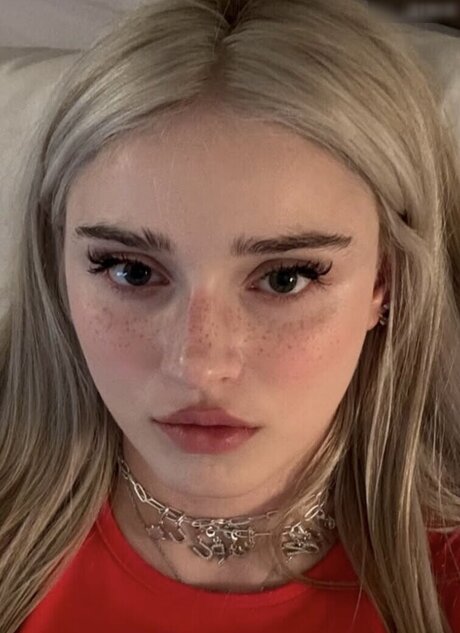 Facialize Me high quality actress pictures