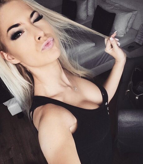 Isi Gl ck pornstar pretty photos