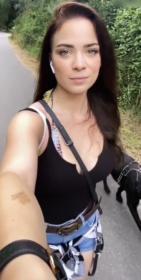 FreakinMagical porn actress photos