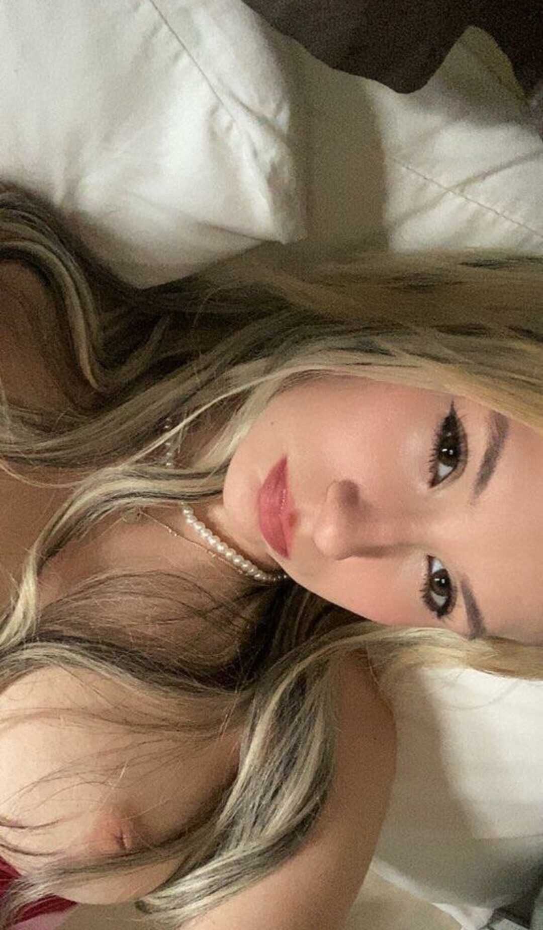 Elissa Beck nude actress gallery