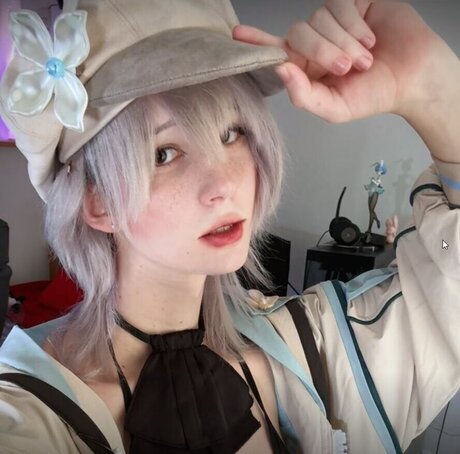 Femboyhami art star photo