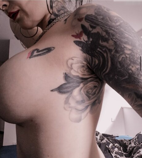 teen topless onlyfans erotic pics