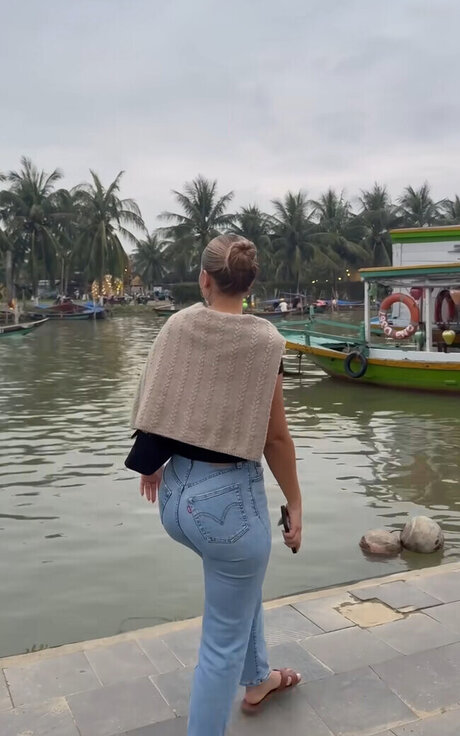 sucking big cock onlyfans pretty photo