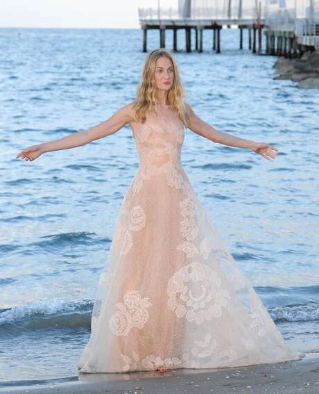 curvy lesbian onlyfans adult photo