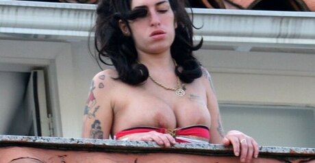 busty onlyfans sexy photo