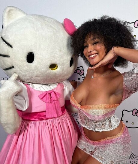 veondremitchell adult model photo