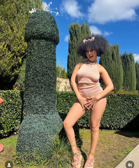 veondremitchell exclusive actress archive