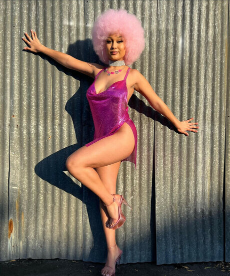 veondremitchell model exclusive pictures