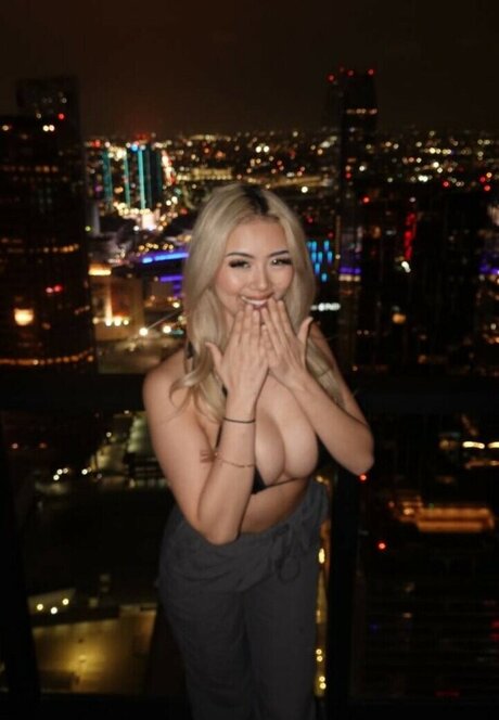 Kristina Koga erotic model img