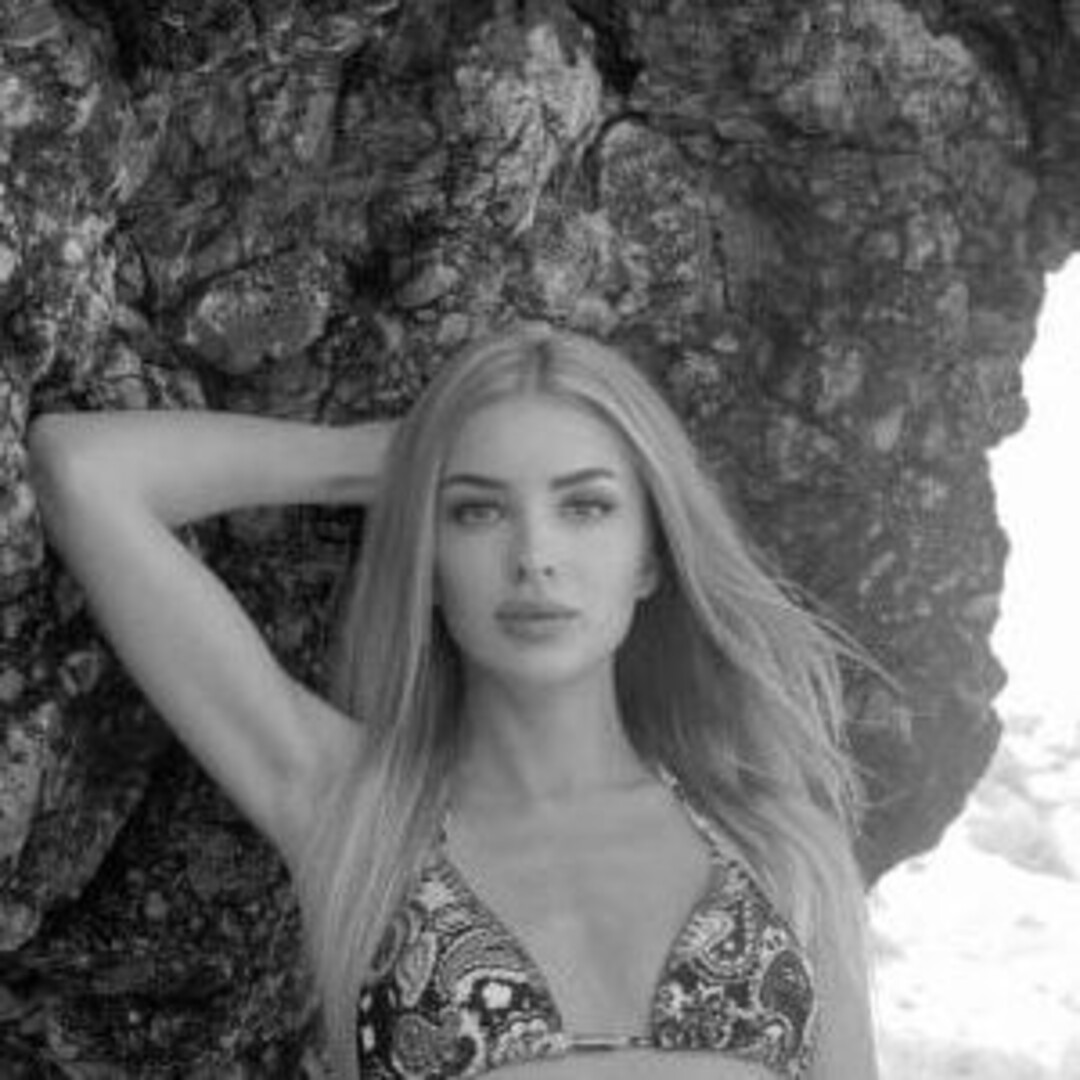 EvieEvans model image