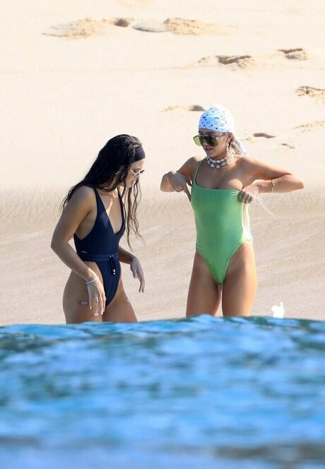 teen natural tits onlyfans art naked image