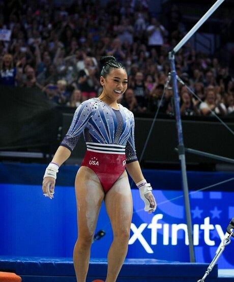 Suni Lee art star images