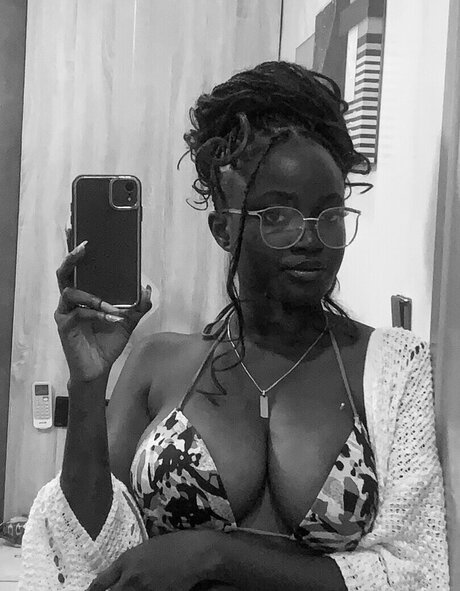 call me sephy hot actress photo