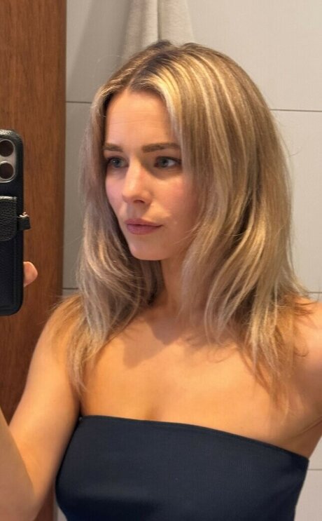 Valentina Novakovic nice actress image