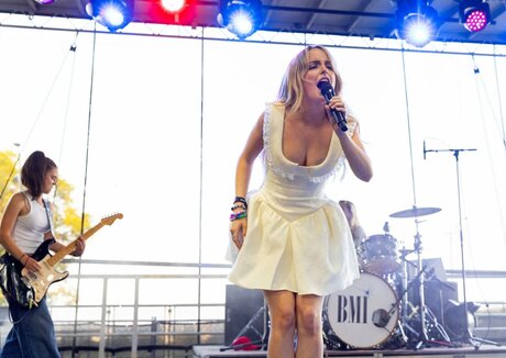 Mckenna Grace pornographic star pic