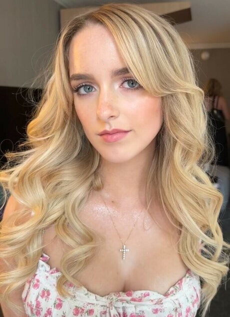 Mckenna Grace nice actress photos