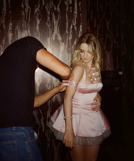 Mckenna Grace model hot photo