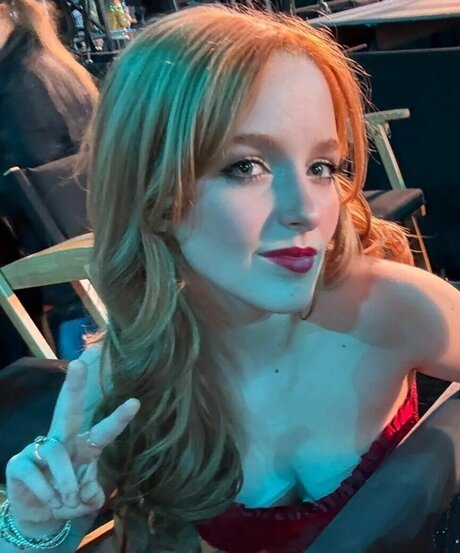 Mckenna Grace beautiful model pics