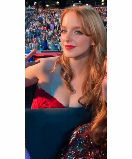 Mckenna Grace high quality model images