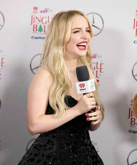 Mckenna Grace pornstar perfect photos