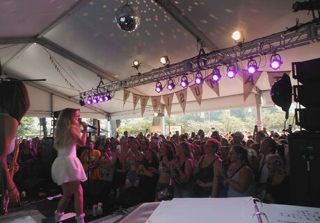 hottest midget onlyfans free gallery