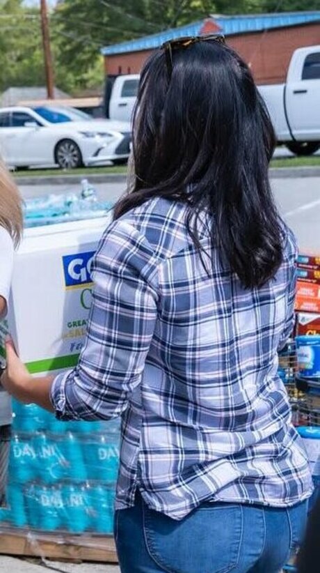 Tulsi Gabbard star adult pics