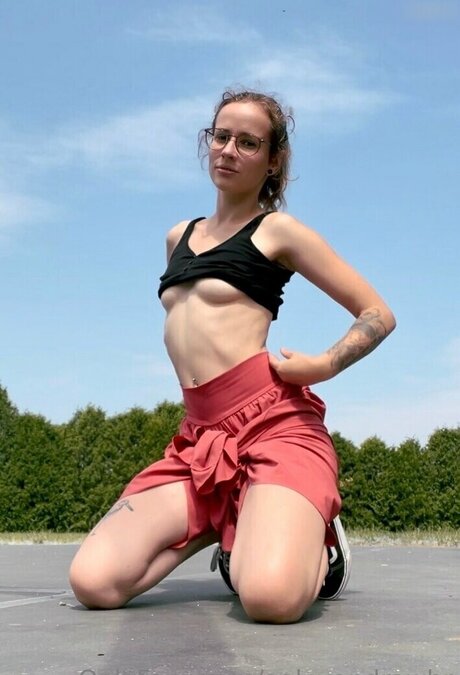 Aalexandrawbr model art gallery