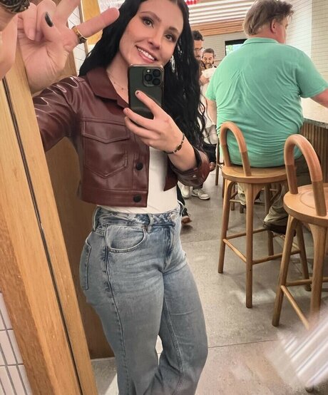 Notsoerudite model naked img