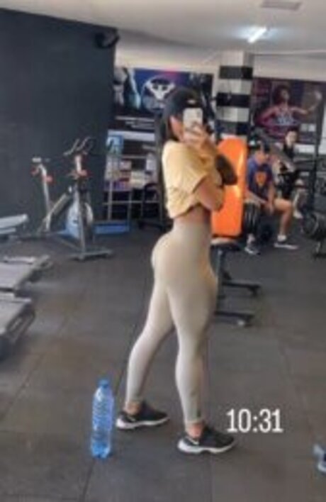 Thayna Telles hot star photos