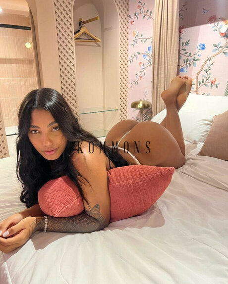 Thayna Telles star gallery