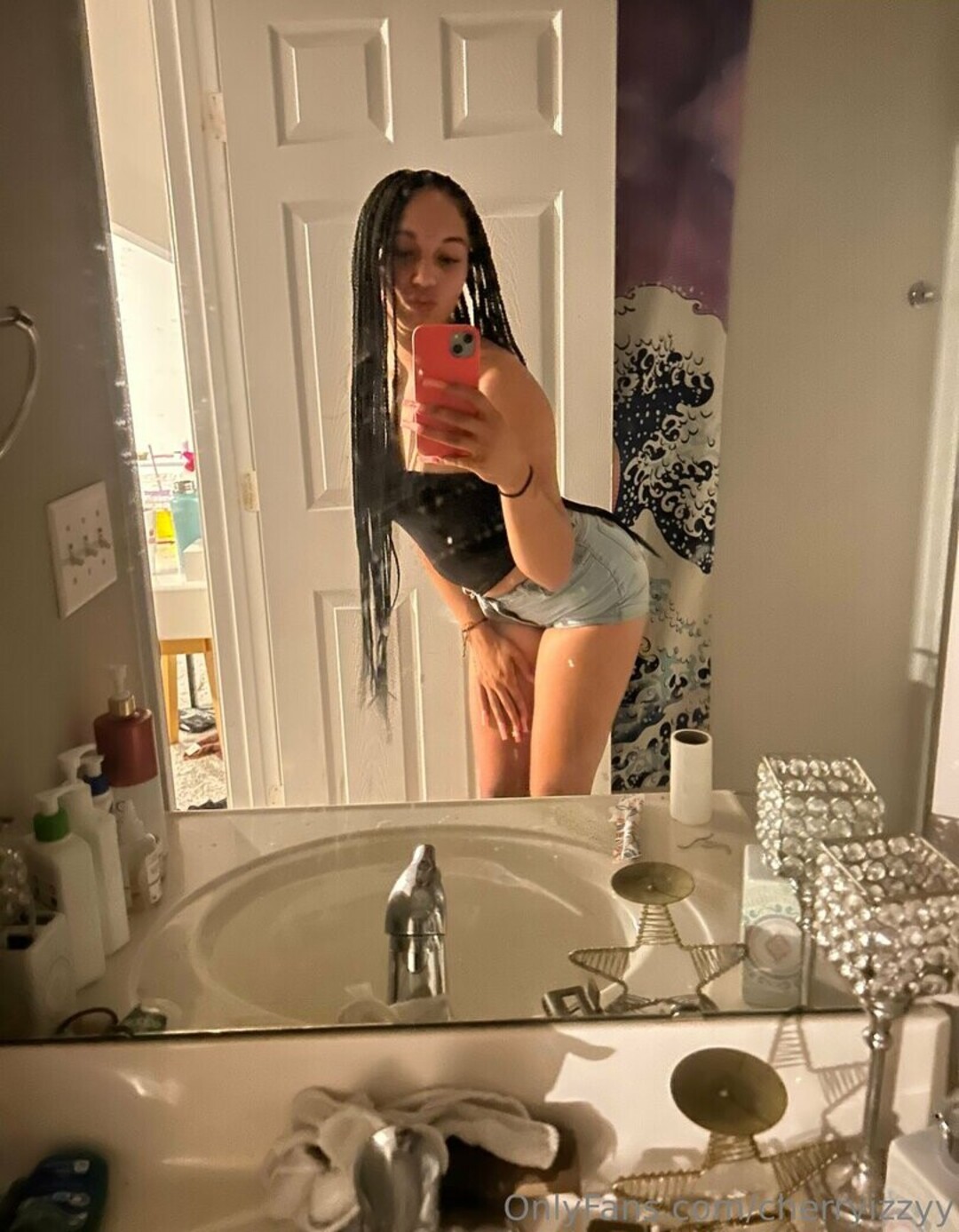 cherryizzyy nude actress pic