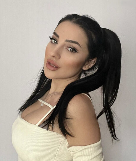 Nikoleta Milenova model art images